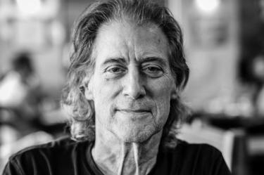 Richard Lewis, actor de Curb Your Enthusiasm