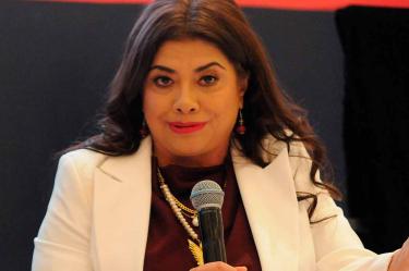 Clara Brugada promete cien utopías