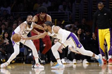 LeBron James y D'Angelo Russell fueron los principales protagonistas.