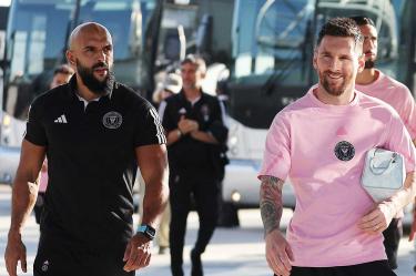 Yassine Cheuko y Messi