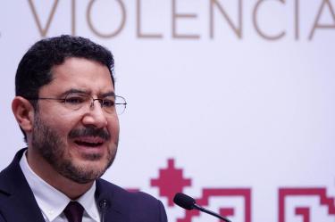 Anuncia Batres incremento salarial del 20 por ciento para empleados del GobCDMX