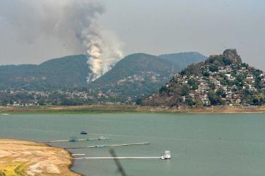 Se espera que hoy se terminen los trabajos en dos de los incendios que quedaron controlados. Fotos: Cuartoscuro/AFP
