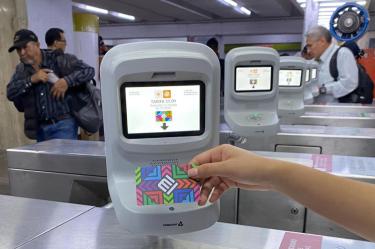 Acceso al Metro.