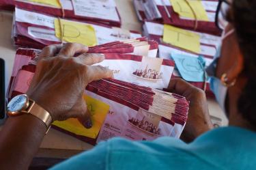 La entrega de la tarjeta del Bienestar 