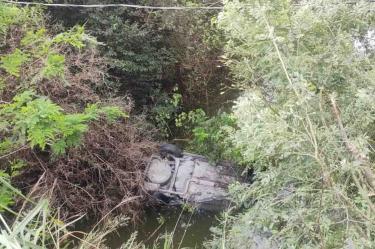 Vehículo cae en aguas de la Presa de La Boca, en NL; cuatro heridos