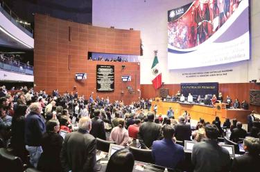 El pleno del Senado brindó un minuto de aplausos y otro de silencio por la muerte de Silvia Pinal.