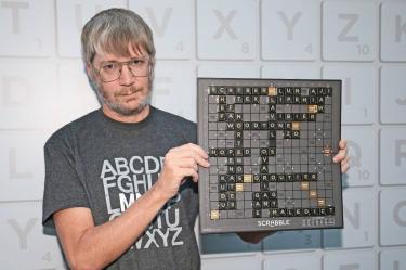 Nigel Richards ganó el torneo de Scrabble en español, sin saber el idioma. (Especial)