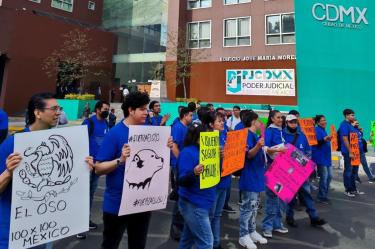 Manifestación de trabajadores de fábrica 'El Oso'.
