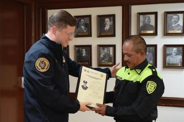 Reconocen a policía de CDMX 