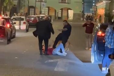 Golpiza de cadeneros del antro 'Monique' a joven en Tlaxcala