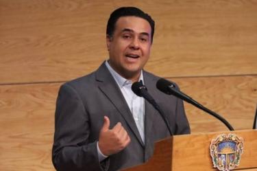 Alcalde Luis Nava