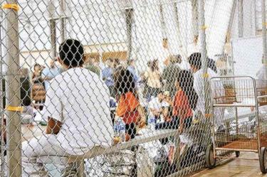 El gobierno de Trump aún tiene bajo su cuidado a 386 niños cuyos padres ya no se encuentran en el país. Foto: AP