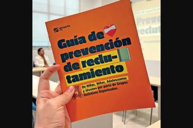 Portada de la guía para prevenir el reclutamiento infantil de Reinserta.