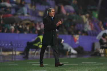 Guillermo Almada reconoció que aceptaría una oferta del Real Oviedo.
