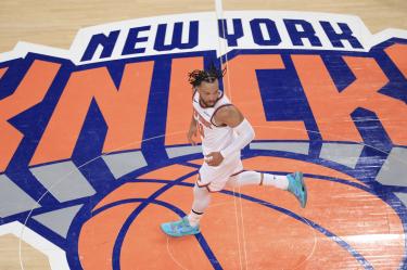 Jalen Brunson puso a Knicks a tres triunfos de las Finales de la NBA.