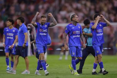 Cruz Azul pidió cambio de árbitro y originó la polémica