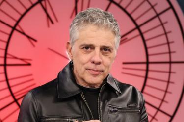 El actor también reveló que atraviesa por problemas económicos