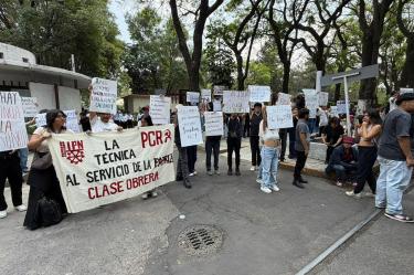 También los estudiantes denunciaron represión en las manifestaciones y confrontaron a personas ajenas al instituto