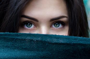 La retina es una parte especialmente sensible del ojo, ya que es un tejido con una alta actividad metabólica que requiere un aporte constante de vitaminas.