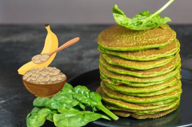 Receta de hot cakes de espinacas con plátano y avena