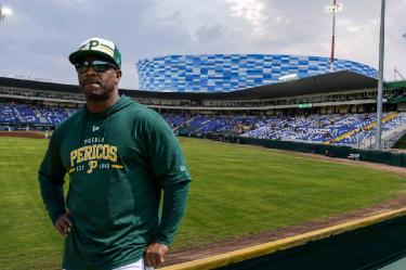 Los Pericos de Puebla sorprendieron al cesar a Darryl Brinkley durante la estancia del equipo en casa y previo al movimiento que generará el duelo entre México y Ghana en el vecino Estadio Cuauhtémoc.