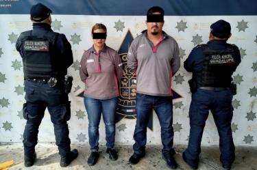 La pareja fue trasladada y puesta a disposición del Ministerio Público.
