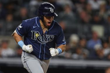 Jonathan Aranda volvió a responder con el bat y fue clave en la remontada de los Rays sobre los Yankees en el regreso de Gerrit Cole.