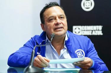 Víctor Velázquez le responde a Efraín Juárez tras críticas por el arbitraje