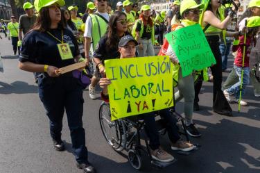 La propuesta contempla otorgar reducciones fiscales de hasta 80 por ciento en distintos impuestos a las empresas que acrediten la contratación de personas con discapacidad.