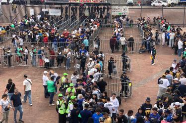 Aficionados de Pumas se hacen presentes en el Estadio Olímpico Universitario a 4 horas de la Final ante Cruz Azul.