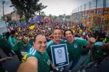 Cuauhtémoc Blanco inauguró el mural de futbol con Récord Guinness en la Gustavo A. Madero