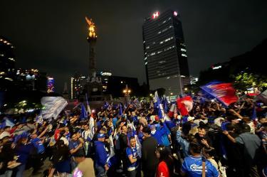 Miles de aficionados llegaron a la zona de Reforma para celebrar la décima corona.