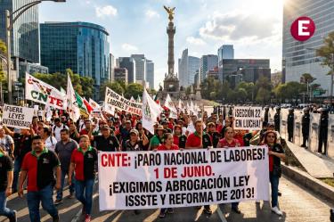 Maestros de la CNTE marchando en Paseo de la Reforma de la CDMX sosteniendo una lona que anuncia paro nacional y exige la abrogación de la Ley del Issste.
