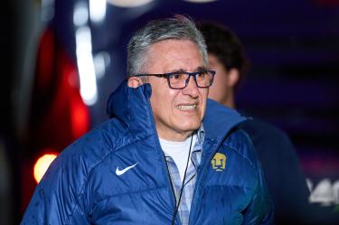 Luis Raul Gonzalez pone en duda la continuidad de Efraín Juárez