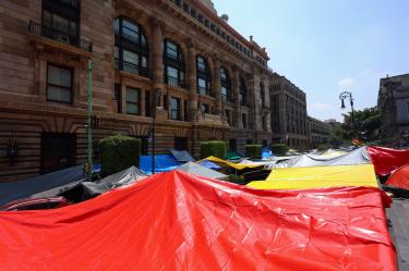 Plantón de la CNTE cerca del Zócalo de la CDMX