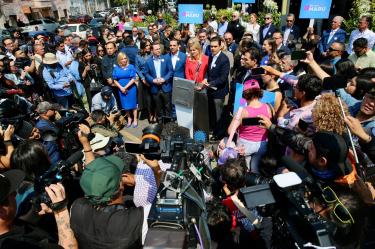 La gobernadora de Chihuahua dio una conferencia a su salida de la FGR.