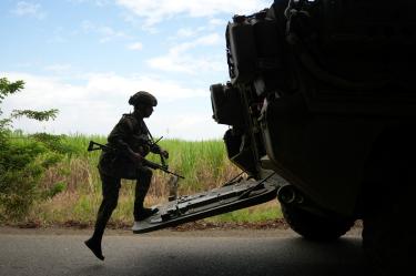 El Ejército colombiano desplegó tropas para intentar proteger a la población civil.