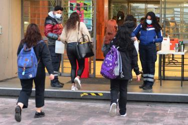 Con cubrebocas, casi 370 mil estudiantes iniciaron clases en los Campus de la UNAM de todo el país.