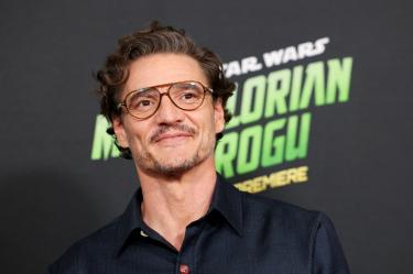 Pedro Pascal mostró muy poco su rostro en The Mandalorian y Grogu.