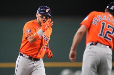 Isaac Paredes llegó a 98 jonrones de por vida en Grandes Ligas y quedó a solo dos de ingresar al selecto club de mexicanos con 100 cuadrangulares.