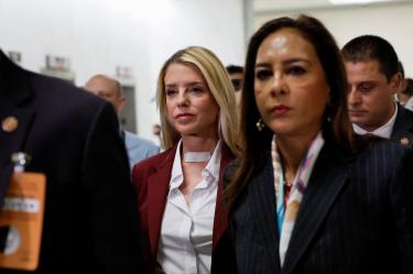 Pam Bondi compareció ante un comité de la Cámara de Representantes para responder sobre el caso Epstein.