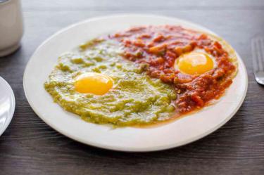 Receta de huevos divorciados