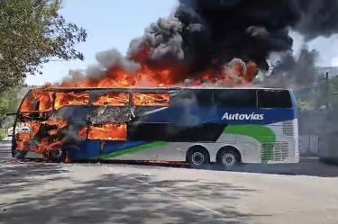Se registran balaceras y quema de vehículos en Zitácuaro, debido a un operativo.