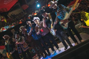 Grupo Firme está de luto por la muerte de su vocalista.