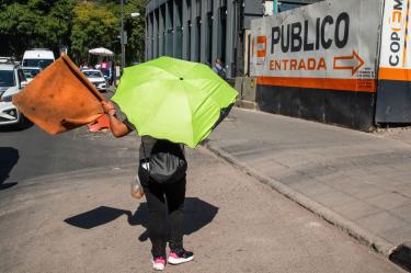 Muchos estacionamientos colocan avisos en los que señalan que no se hacen responsables por pérdidas