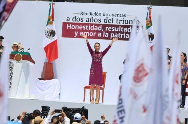 “Los convoco a partir de la próxima semana vayamos a las plazas públicas a realizar asambleas informativas, repartir volantes y periódicos e informar al pueblo”, mencionó.