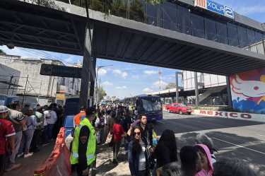 El cierre temporal de la Línea 2 del Metro desató el caos vial.