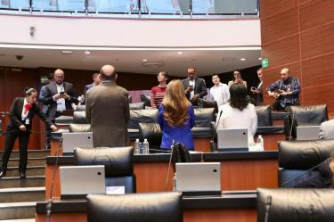 Senadores de oposición dan la espalda a declaración de validez de reforma para anular elecciones