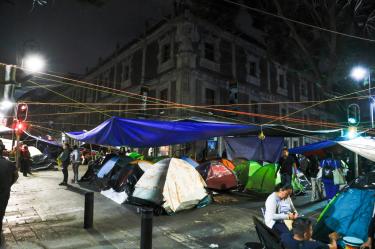 La CNTE ahora se plantó sobre la avenida 20 de Noviembre.
