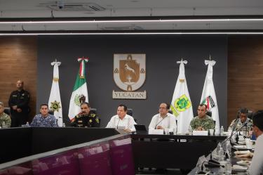 La medida, anunciada por el gobernador de la entidad, es de forma preventiva para proteger a la población ante el riesgo de más inundaciones y afectaciones a la movilidad.